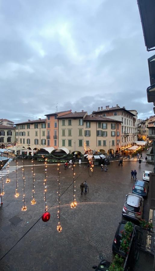 Appartamento Bergamo Centro Piazza Pontida - The Italian Escape Экстерьер фото
